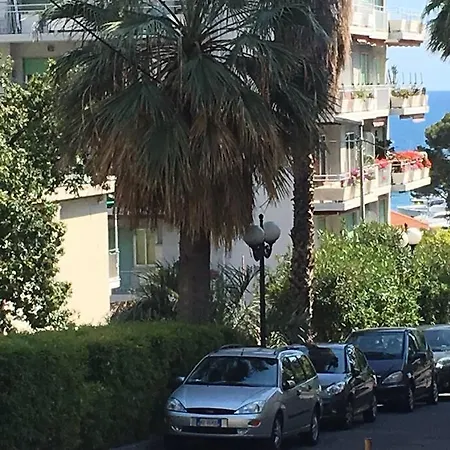 Matteo's Flat Close To Porto Sole شقة سانريمو