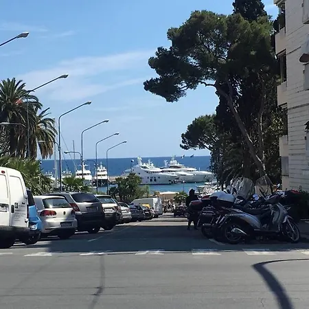 Matteo's Flat Close To Porto Sole شقة *